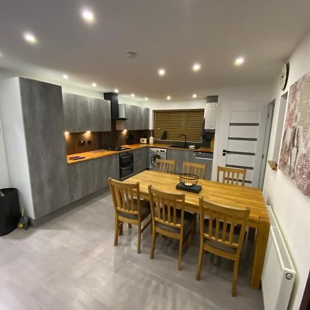 Hollemeadow Villa Bloxwich Exteriör bild