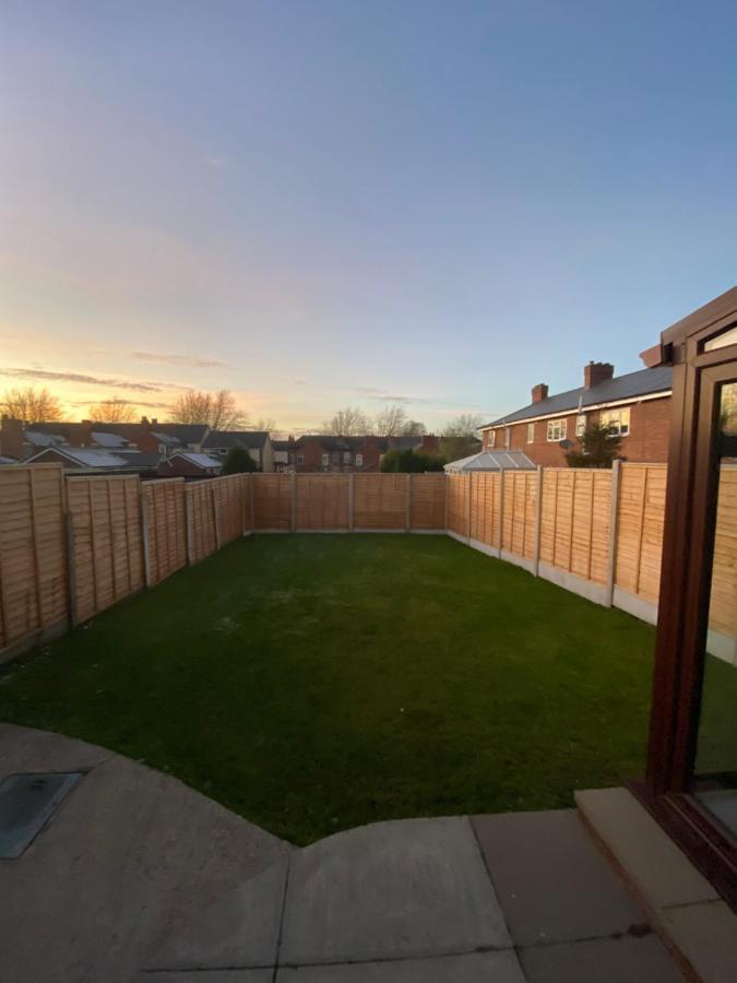 Hollemeadow Villa Bloxwich Exteriör bild