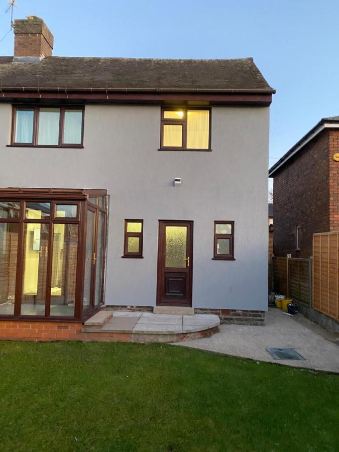 Hollemeadow Villa Bloxwich Exteriör bild