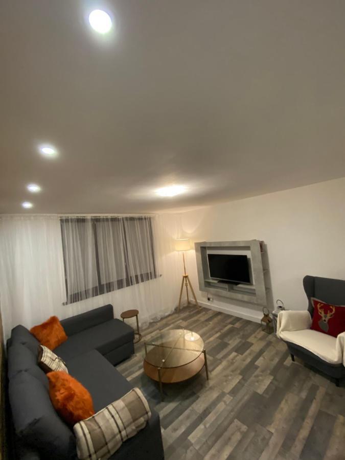 Hollemeadow Villa Bloxwich Exteriör bild